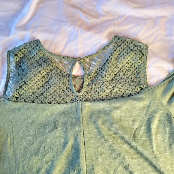 No Comment Plus, Open Shoulder, Light Green Shirt Size 1X - Picture 6 of 7